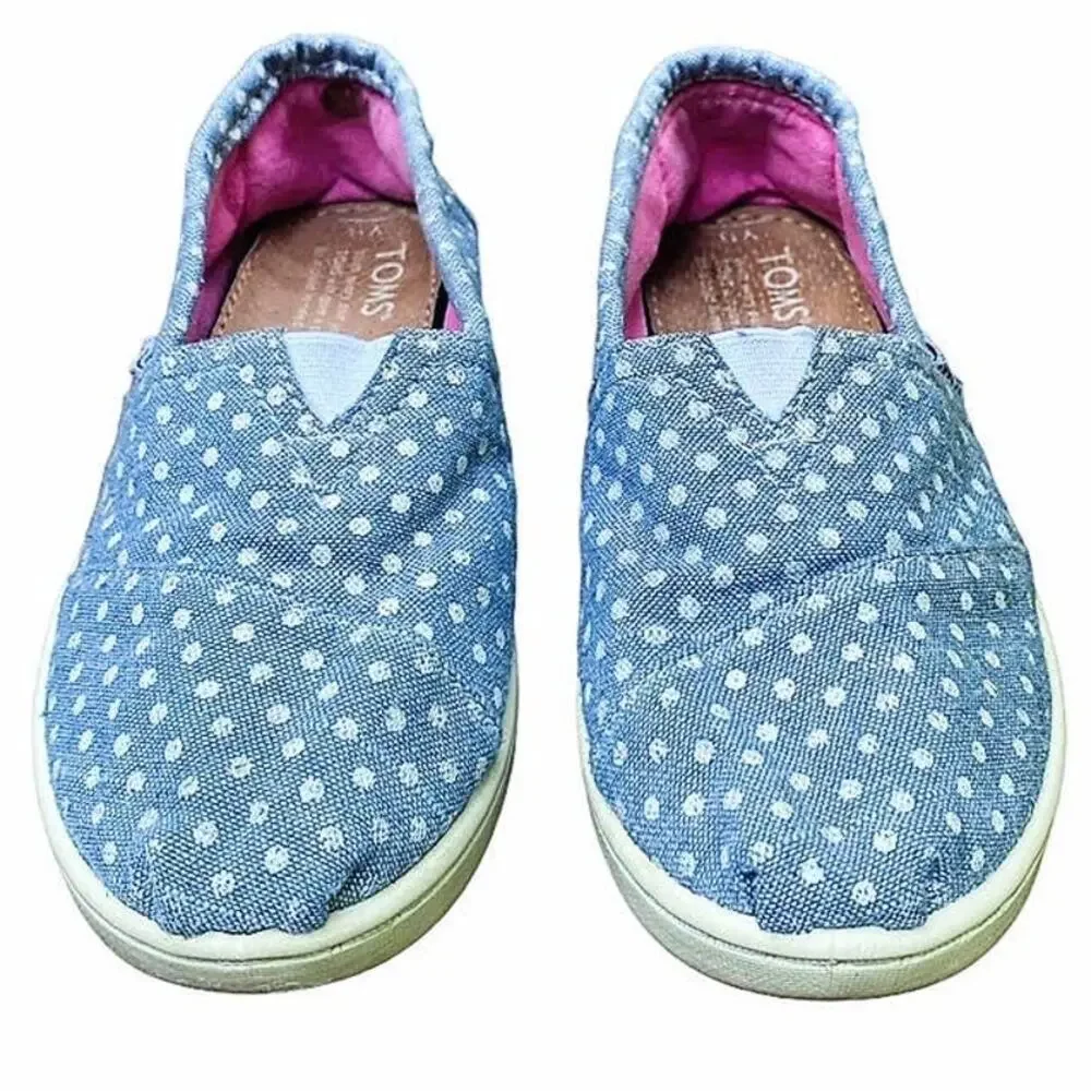 TOM'S Denim Blue & White Polka Dot Slip On Sneakers Shoes ~ Girls Size Y 13